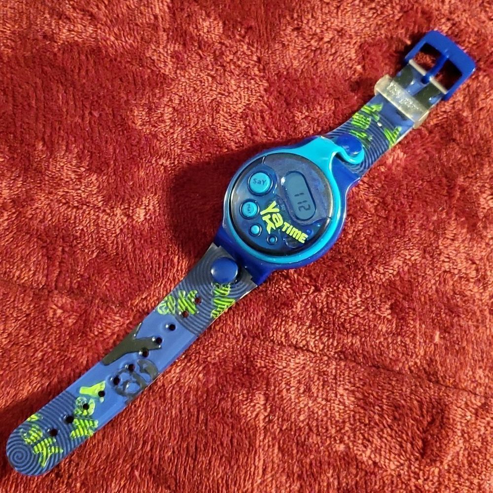 TheΒ Yak Time Rareβ Vintageβ1996 Yak Back Voice Recording Unisex Digital Watch